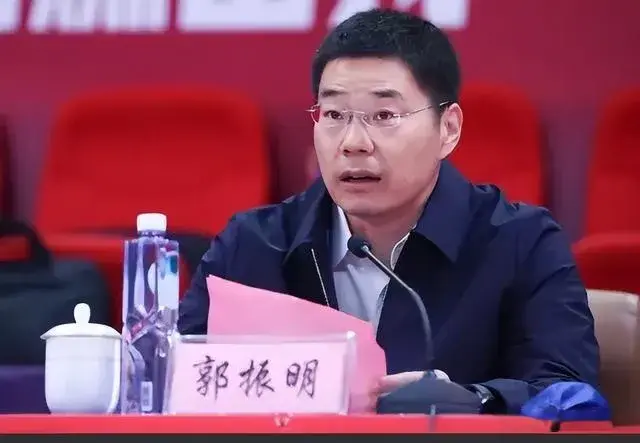 洲王者, 月就任中国, 明可以碾压