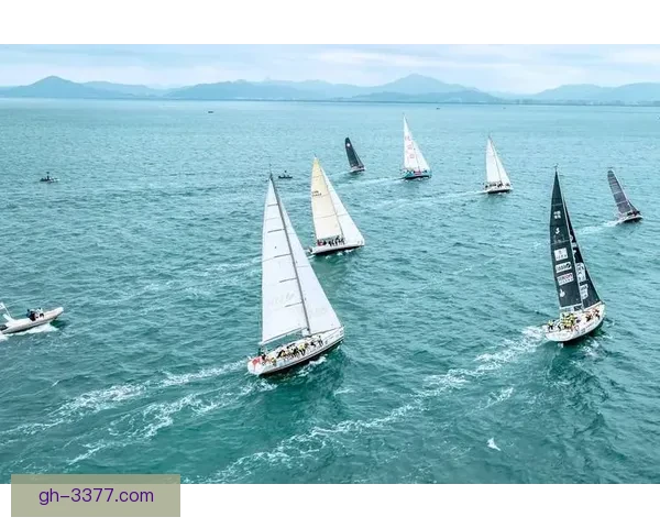 帆船比赛精彩纷呈，谁将问鼎风云？
