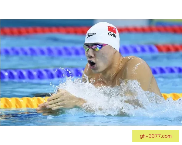 挑战巅峰！游泳锦标赛闪耀华丽风采