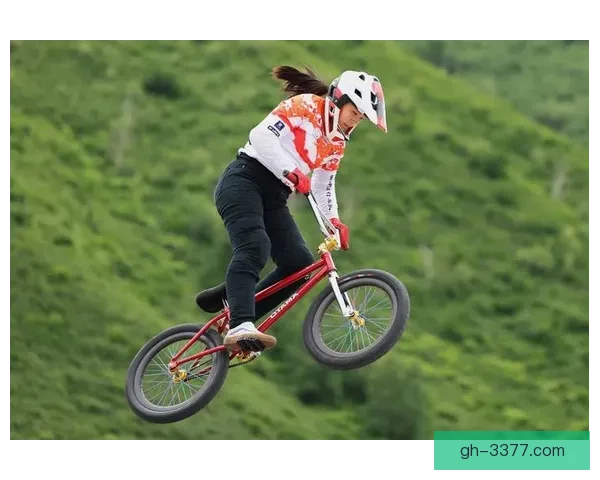 激情澎湃！BMX锦标赛竞技狂潮